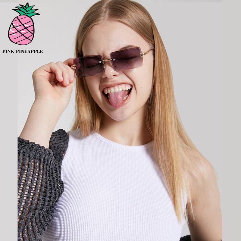 PINK PINEAPPLE(ピンクパイナップル)の「モスサングラス(ファッション小物)」