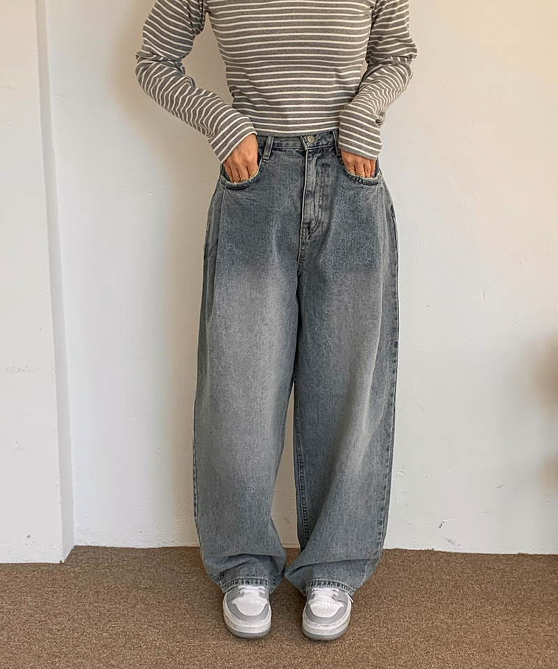 one-pintuck hip pants