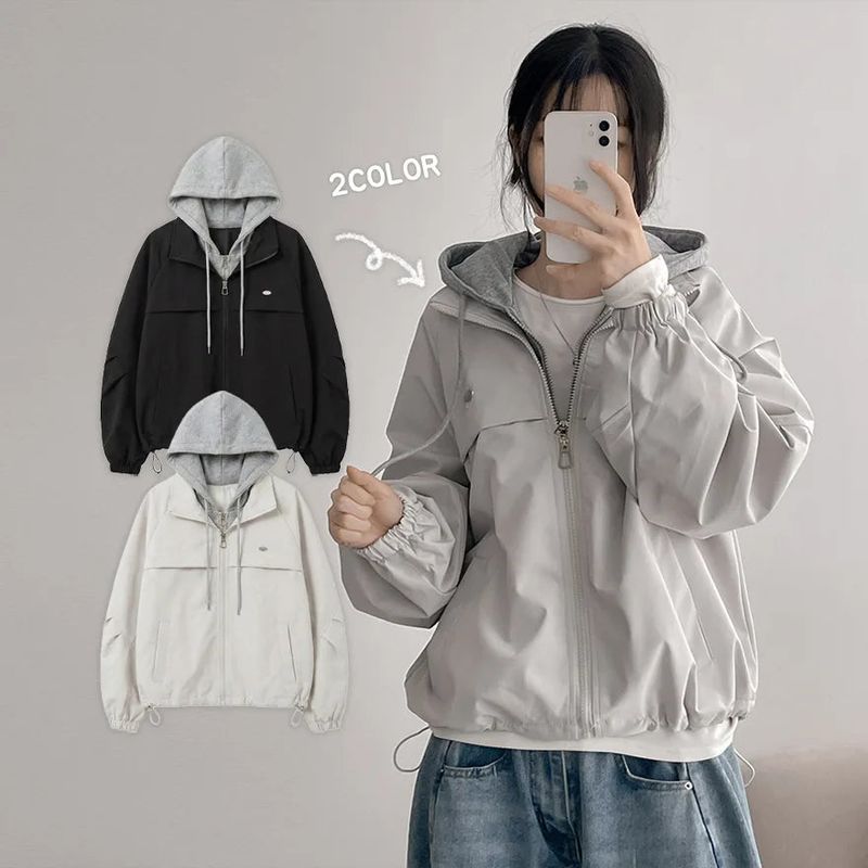 hijjoo（ハイチュー）の「Avang Badge Layered Hooded Jumper (2 colors)（Jackets/Outerwear）」