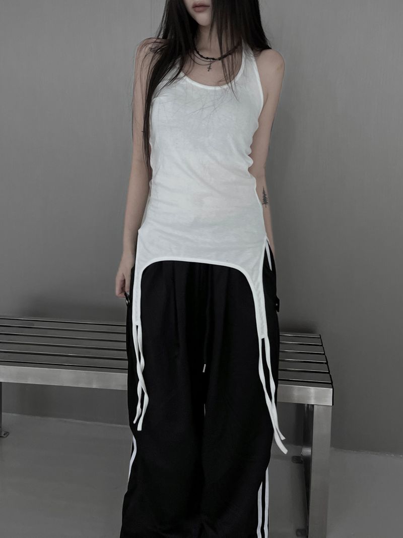 URBAN UNIQUE（アーバンユニーク）の「strap skirt sleeveless (3color)（Tops）」