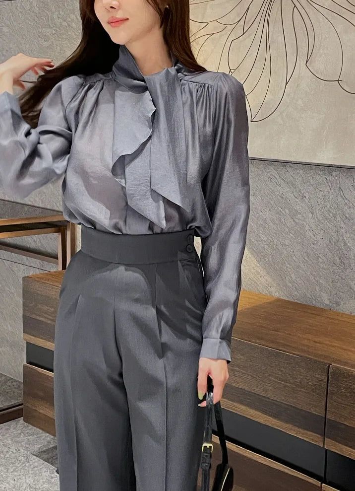 Desha Ruffle Tie Puff Blouse