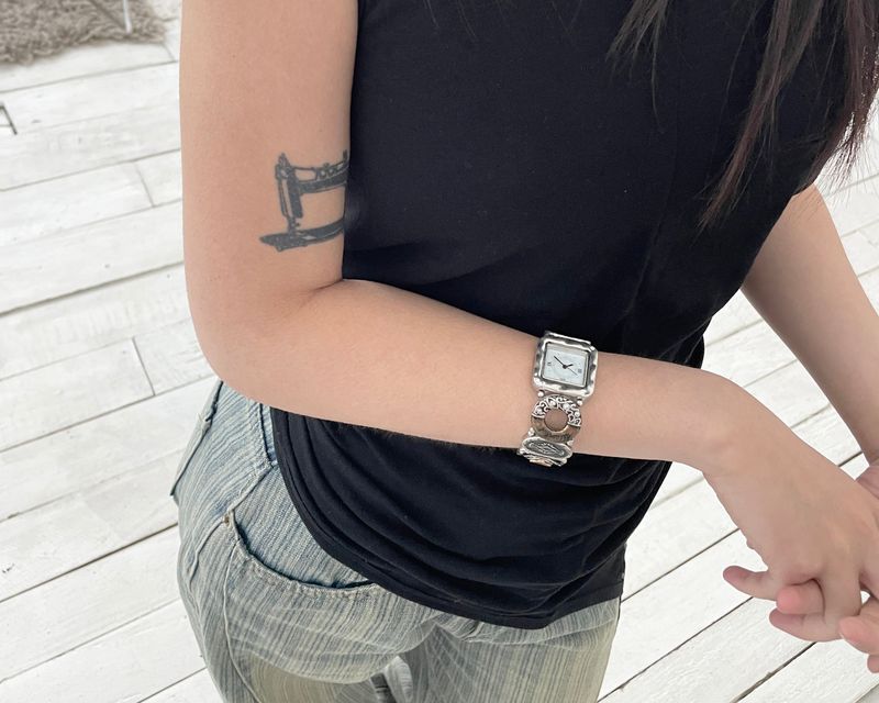 Ornament Dounut Frame Watch