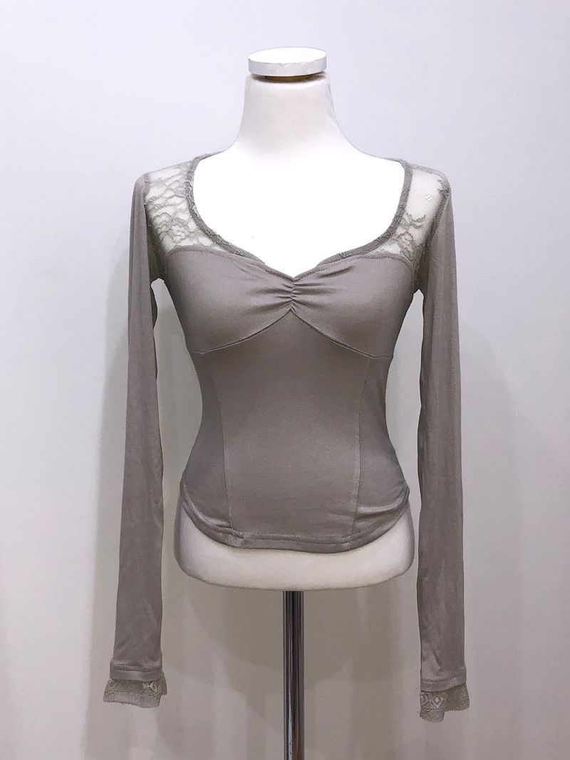 Lace Curve Slim Top