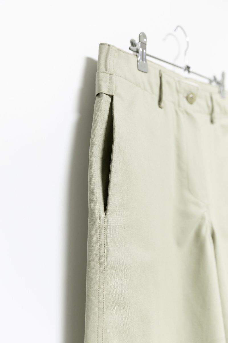 back buckle beige pants