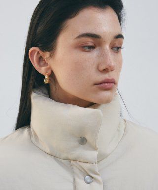 HIGHNECK PUFFER SHORT PADDING_CREAM BEIGE