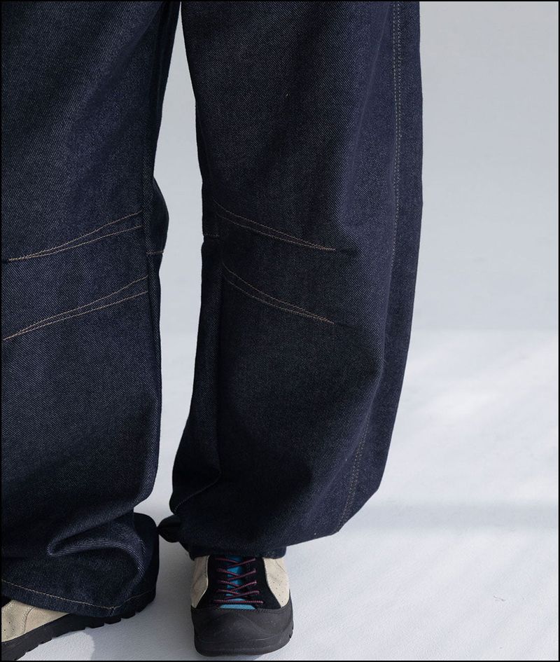 Davit ballon curved raw denim pants