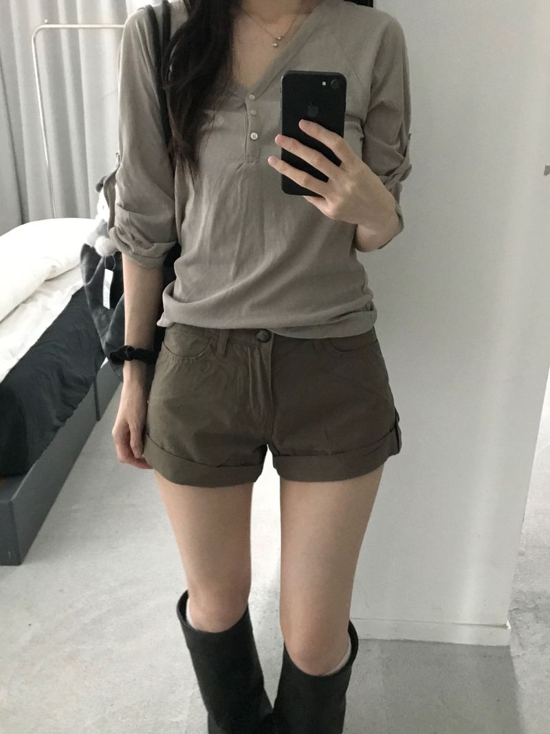 Vender Rollup Shorts (2 colors)