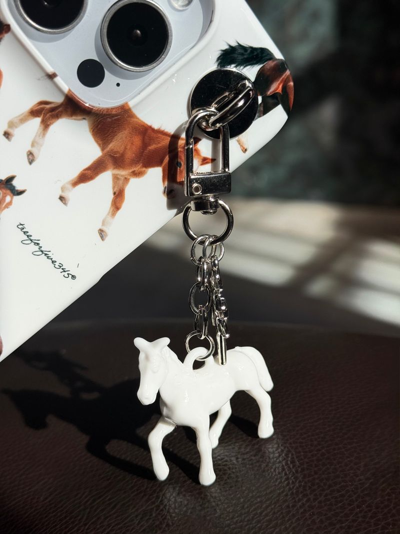 HORSE FIGURE KEYRING / TREEFORFIVE345