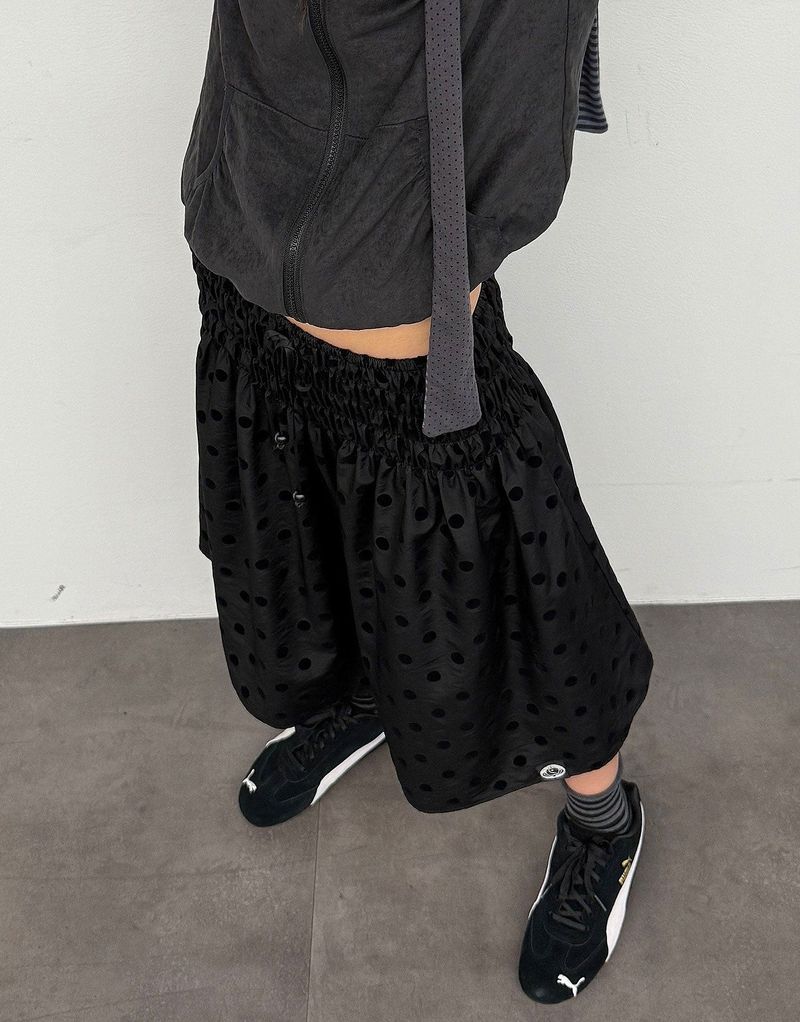 BALL SKIRT IN BLACK