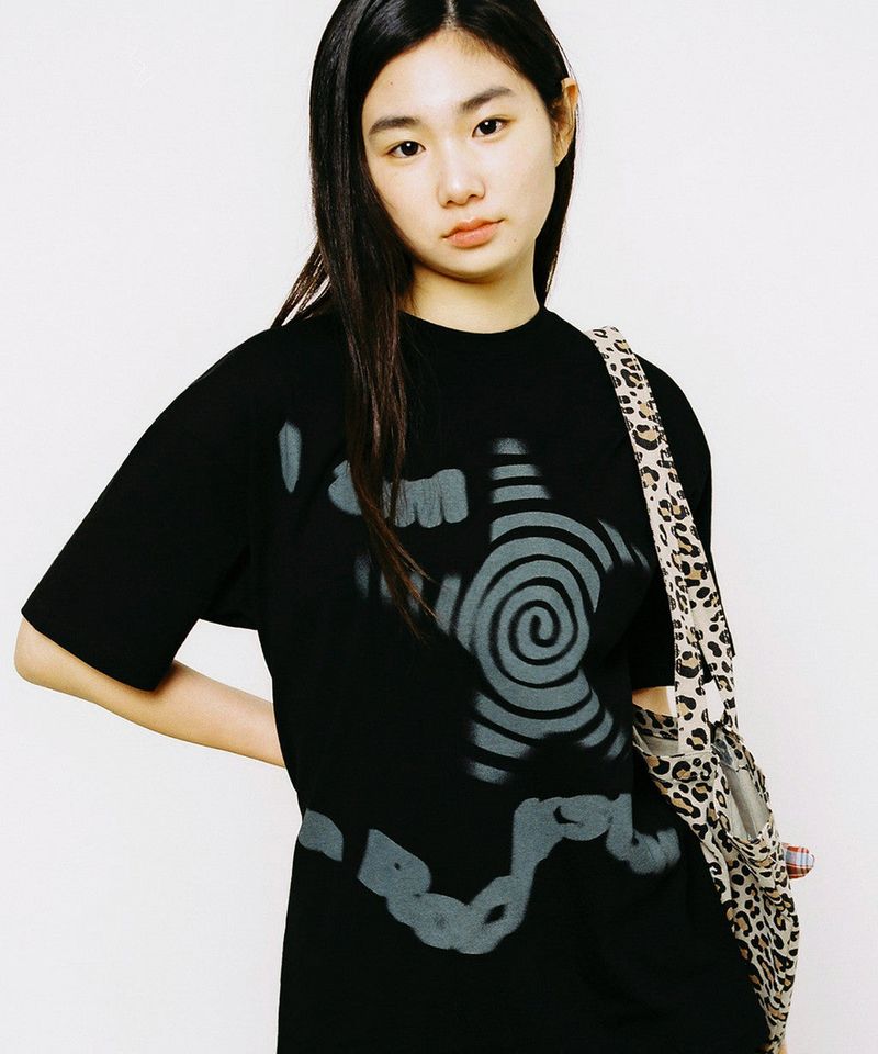 WEBHOUSE（ウェブハウス）の「Twister Rockstar Tee - Black（Tops）」