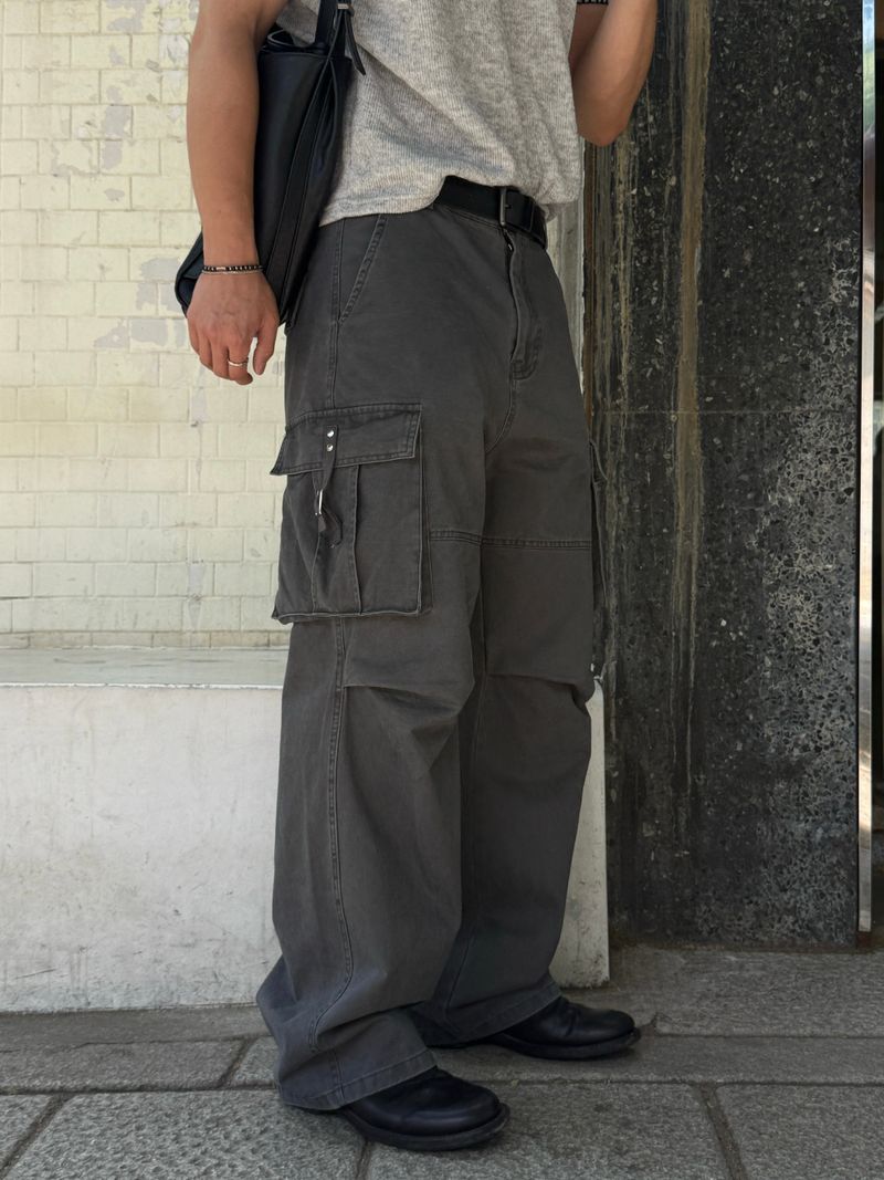 AVAND（アバンド）の「Dawn belted strap cargo pants（Pants）」