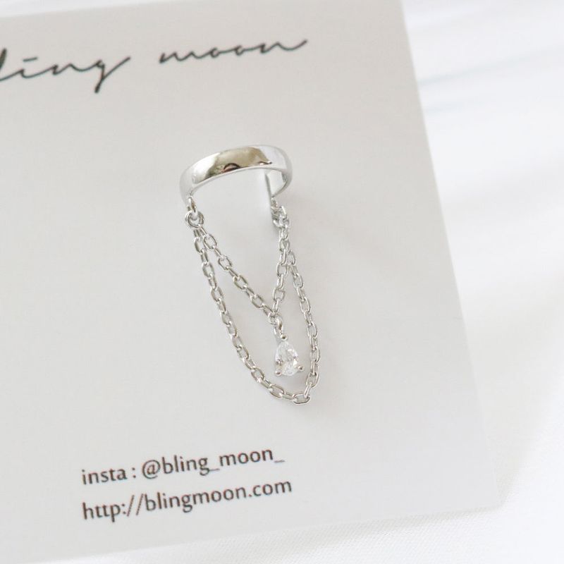Blingmoon（ブリングムーン）の「Bell chain ear cuff / 3 color （Accessories）」