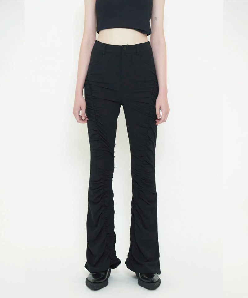 VIAVANDA（ヴィアヴァンダ）の「FLARE GATHER SLACKS PANTS（Pants）」