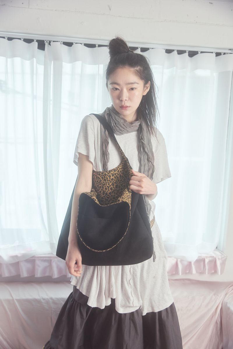 coferry（コフェリー）の「コバルティニースエードバッグ (black)（バッグ）」