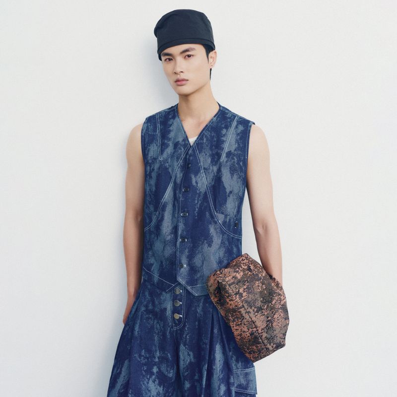 AIN（エイアイエヌ ）の「Dabac gilet（Tops）」