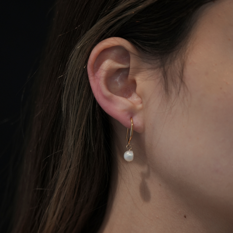 pearl hook pierce