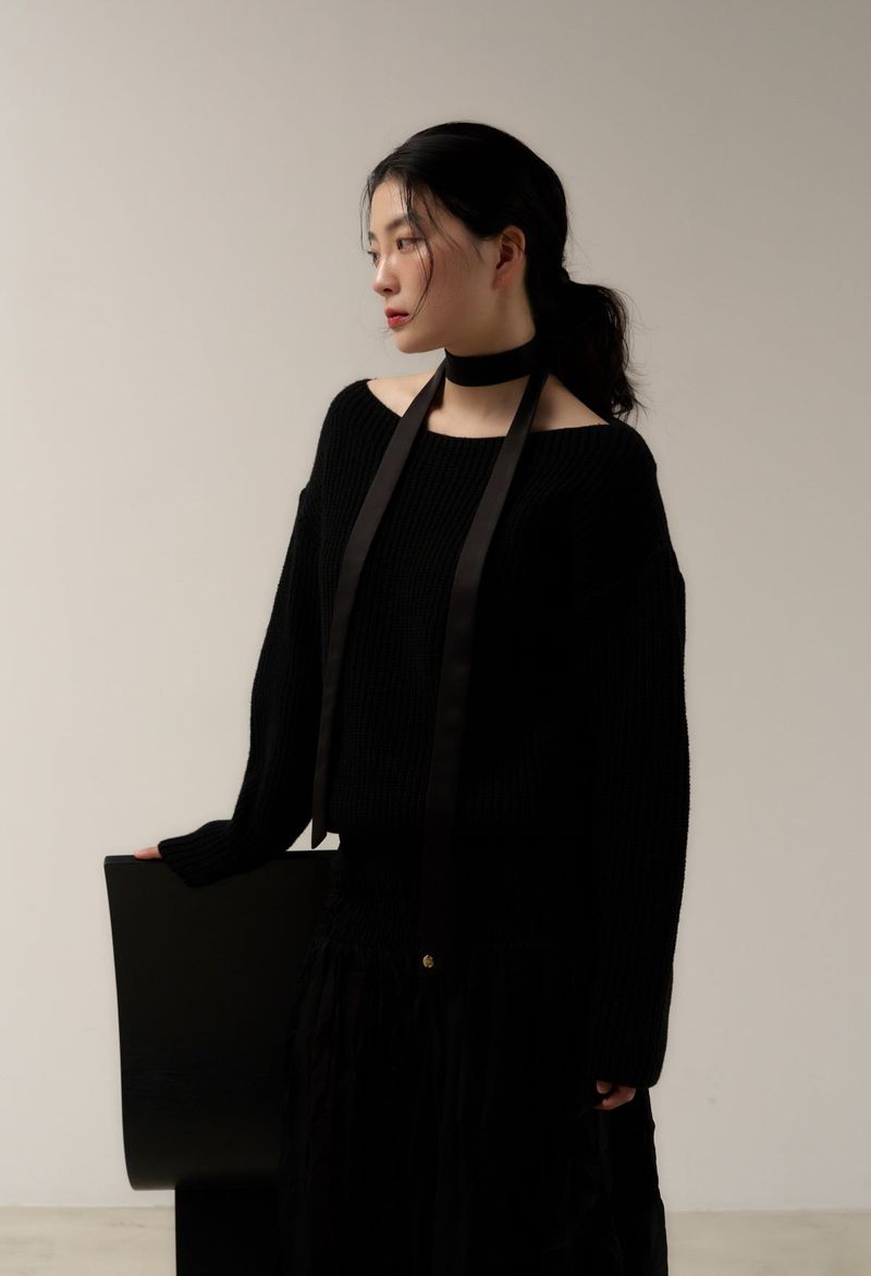 long satin scarf - black