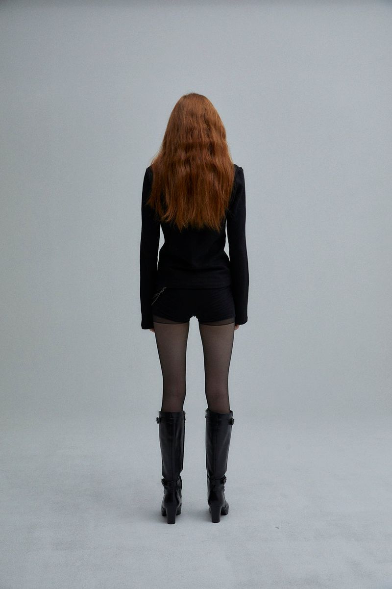 UNBALANCED COLLAR T-SHIRT
