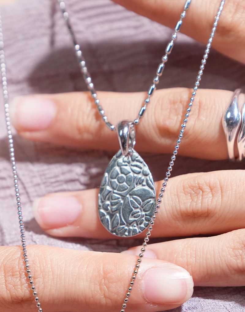 Boho Libertude(ボホリベルチュード)の「Tear Flora Necklace(Accessories)」