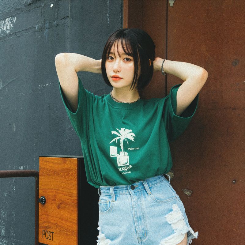 UXGO（ユーゴー）の「プラムツリーTシャツ（トップス）」