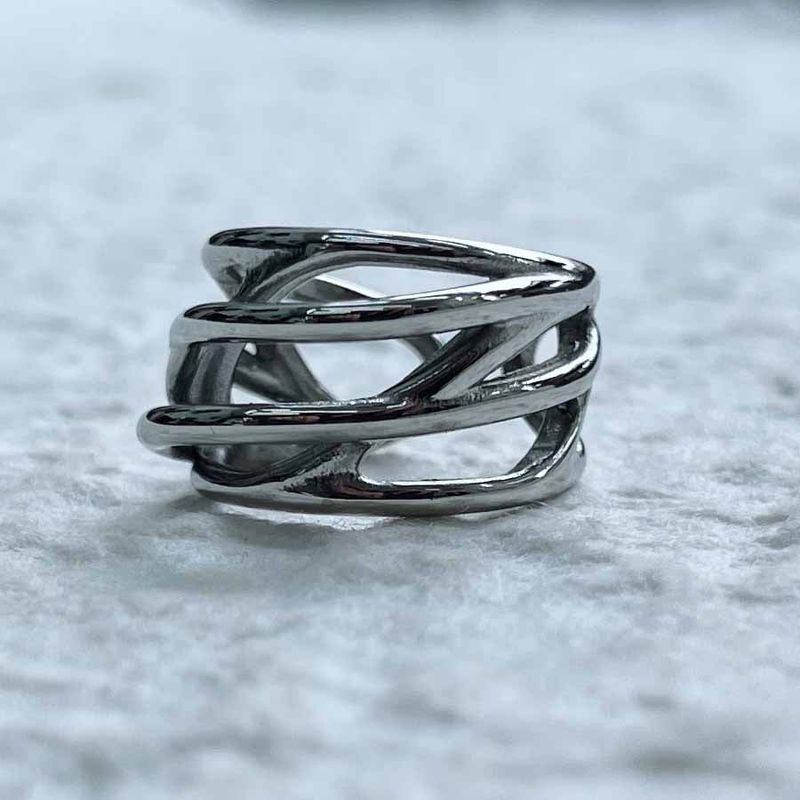 Interlaced Flow Ring