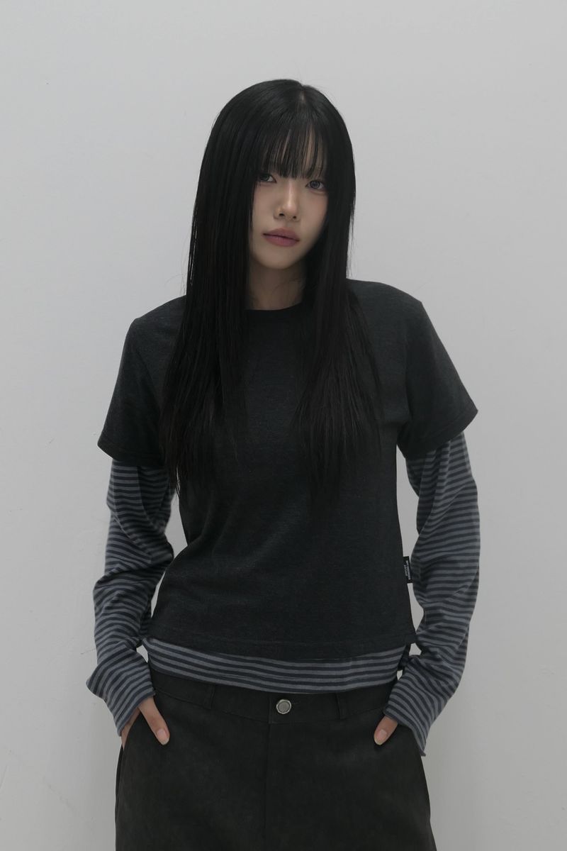 BP2 DISORDER（ビーピートゥーディスオーダー）の「 Layered Stripe Crop T-Shirt Charcoal（Tops）」