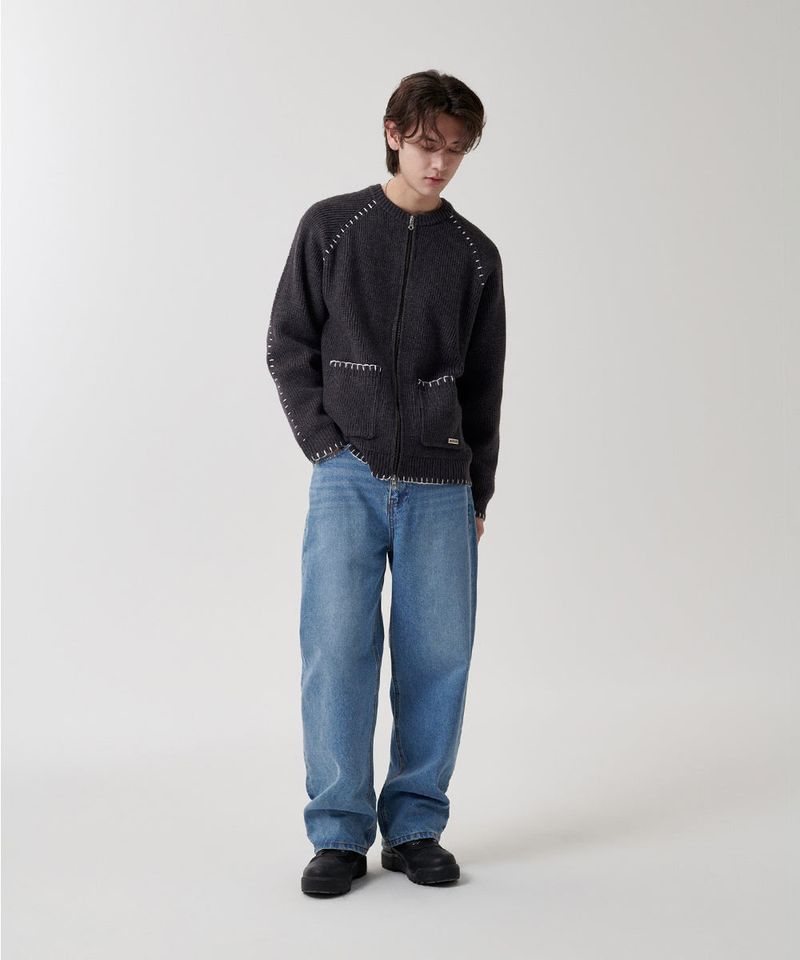 スティッチジップアップニット