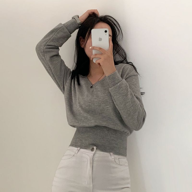 [Short waist] Mellow V-neck knit