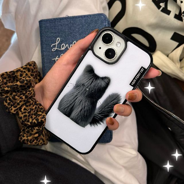 BLACK & WHITE KITTEN MAGSAFE PHONE CASE