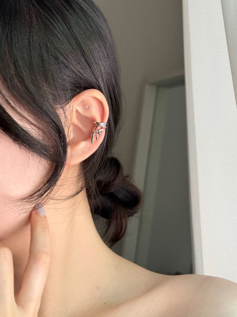 Ballet core ear cuff / 3 colors 