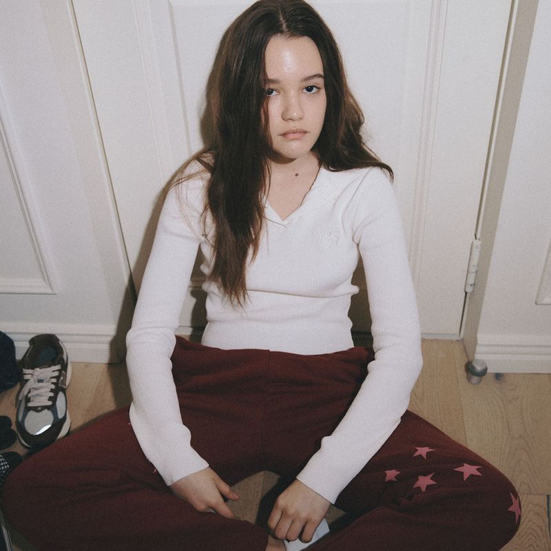 wonder visitor（ワンダービジター）の「Logo crop Knit hoodie [2 Color]（Tops）」
