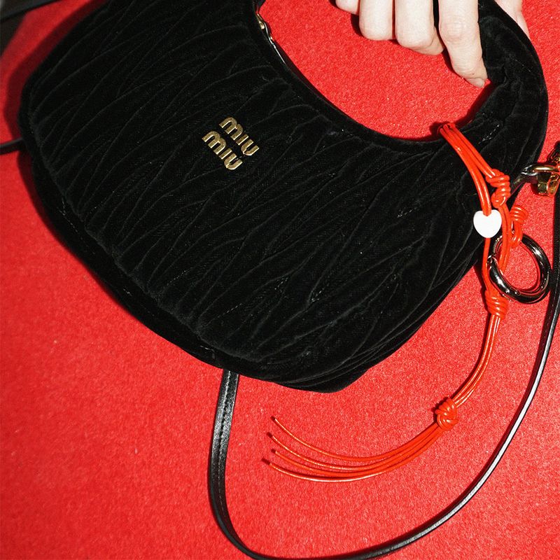 HEART LEATHER KEYRING RED