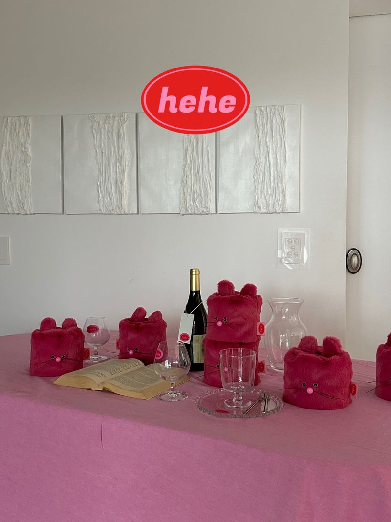 Pink pepe Tissue Case