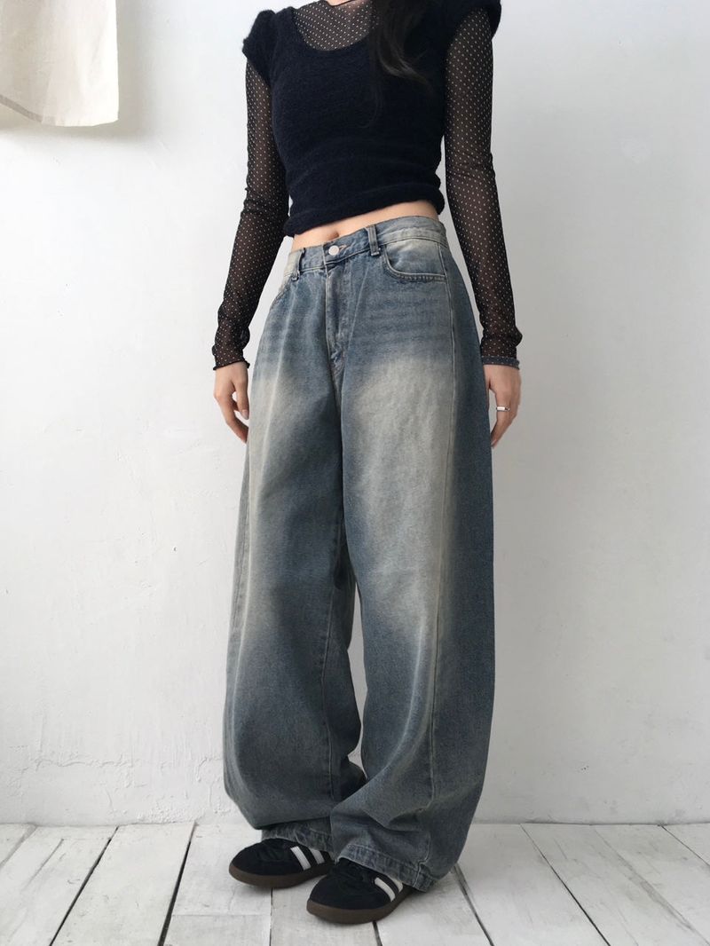 Wide volume jeans