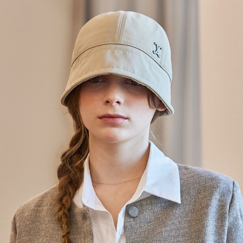 VA Curved Stud Nylon Bonnet Hat / Beige