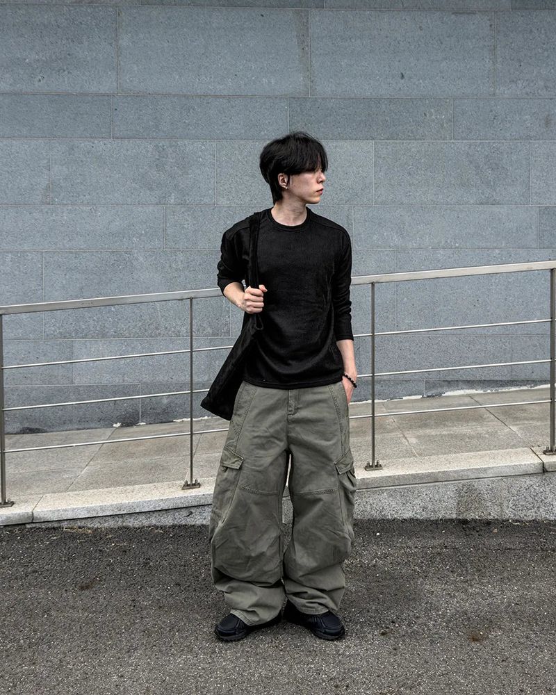 Roen wide cut shoulder knit