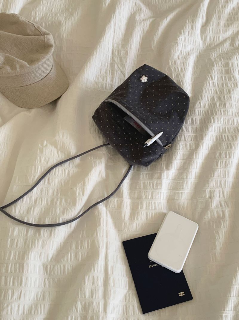 mini pocket bag - grey dot