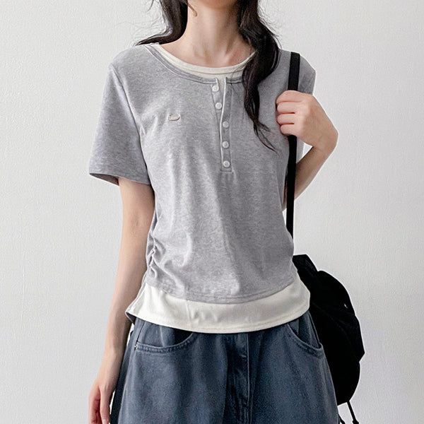 hijjoo（ハイチュー）の「Loose Slim Fit 💫 Coloring Layered U-Neck Shirring Button Daily T-Shirt (6 colors)（Tops）」