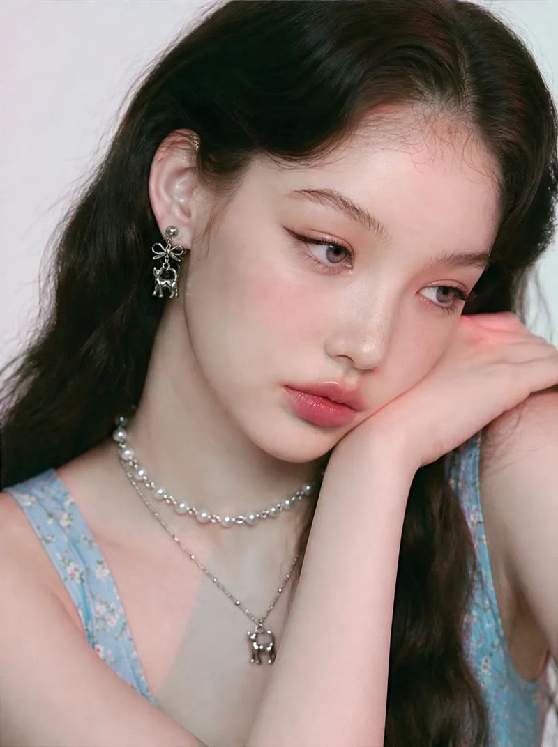 Kitty and Bow Earring - Silver Color