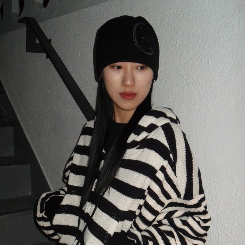 Stitched hairy beanie / Black