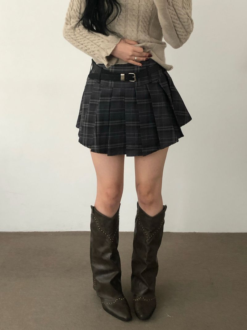 onthenextpage（オンザネクストページ）の「Belt Checker Rounding Skirt（Skirts）」