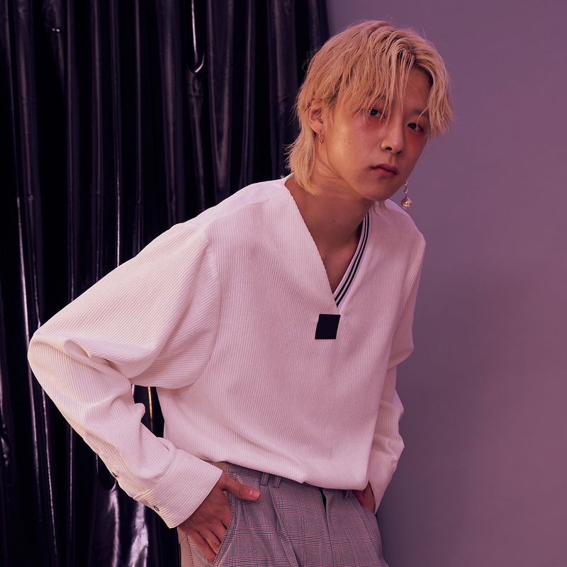 WHITE v-neck shirt