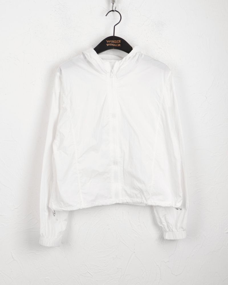 Alka cut crop hood windbreaker jumper