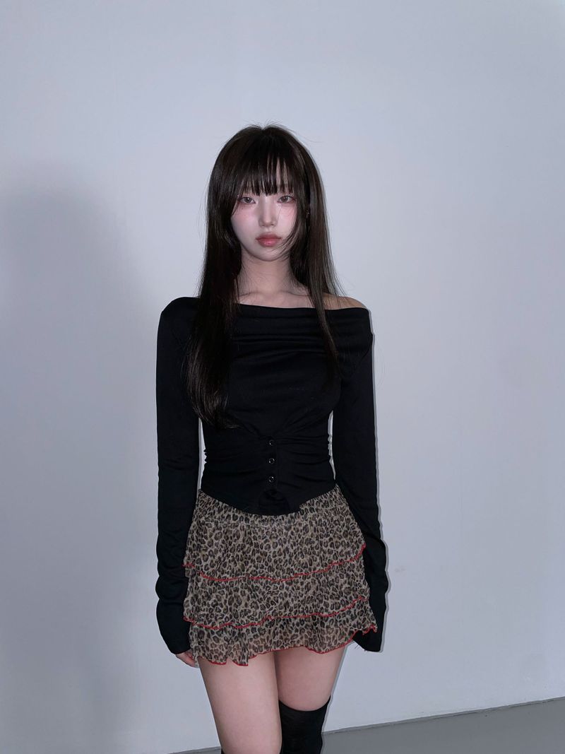 floor leo shorts (2 color)