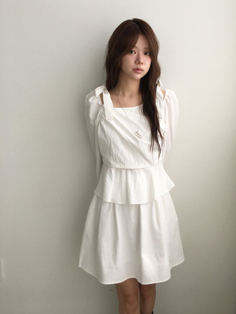 Ribbon wrap blouse