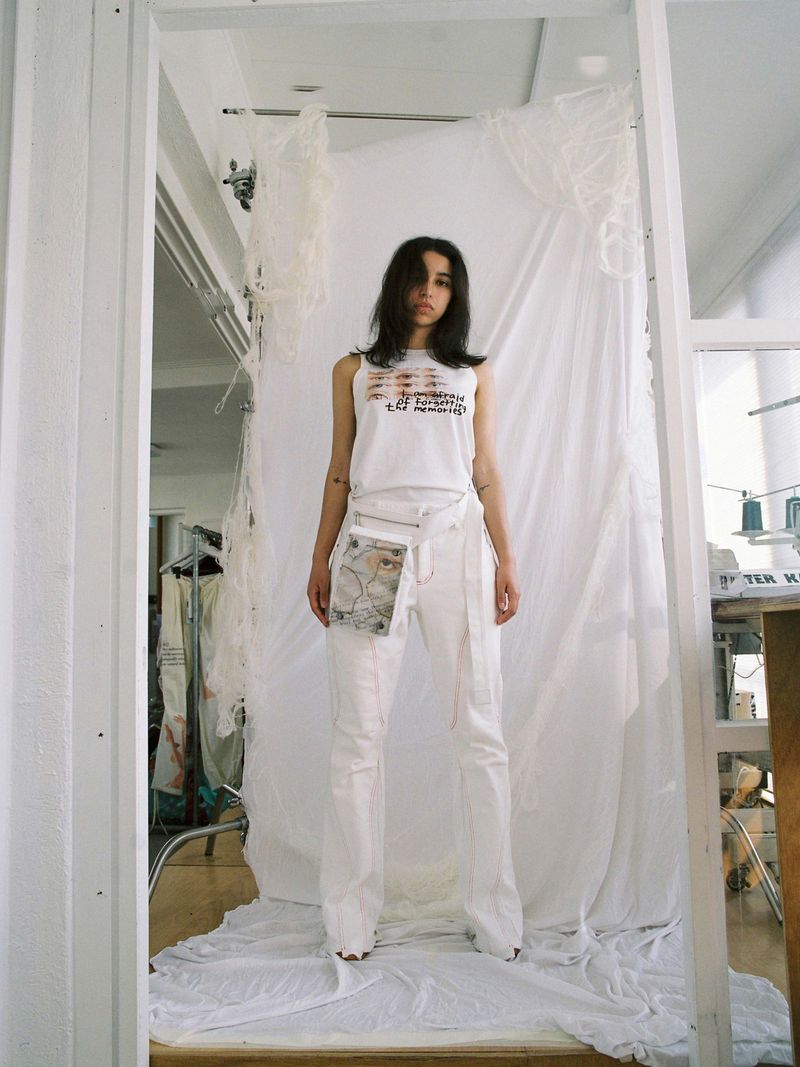 ARTLESS MINI BODYBAG WHITE