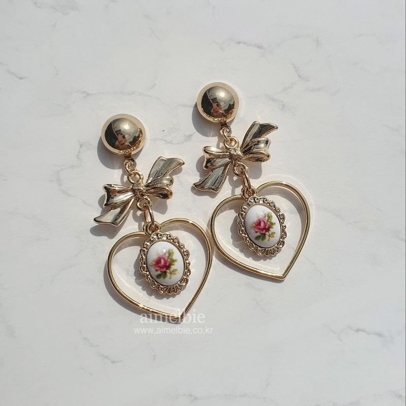 Vintage Rose Garden Earring - Heart Version