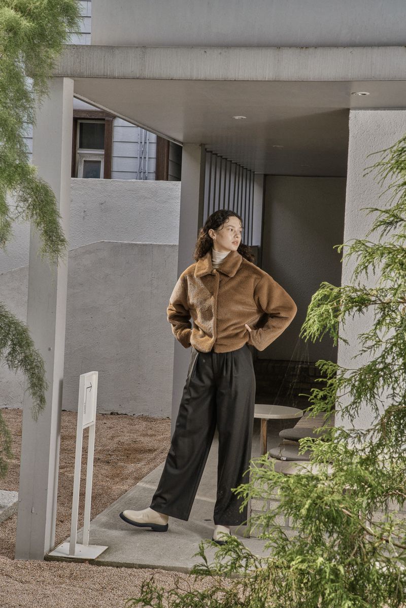 FAKE FUR SHORT COAT_BROWN