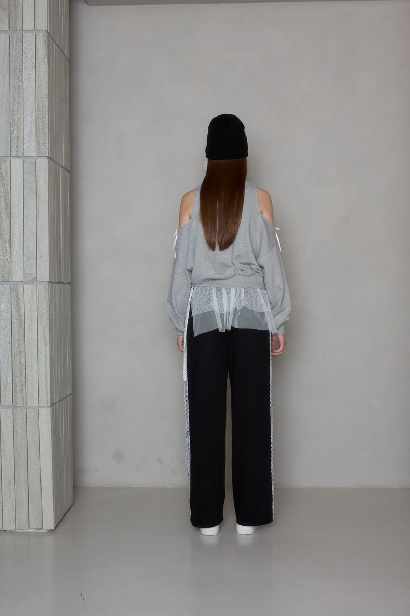 RIBBON CUT OUT SWEATSHIRT