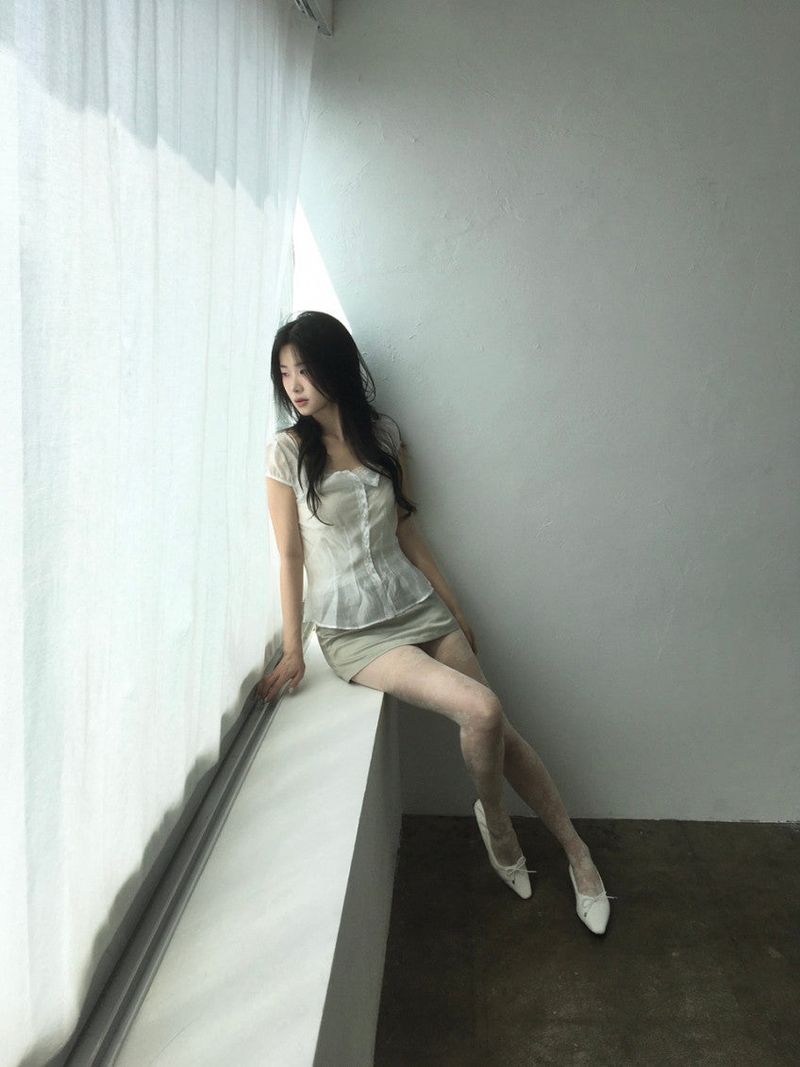 romantic lace sleeveless shirt